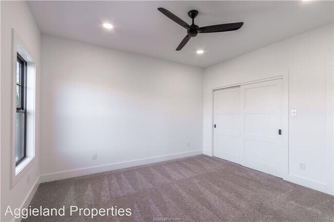 Foto del edificio - 2 br, 2 bath House - 806 Thomas - Garage A...