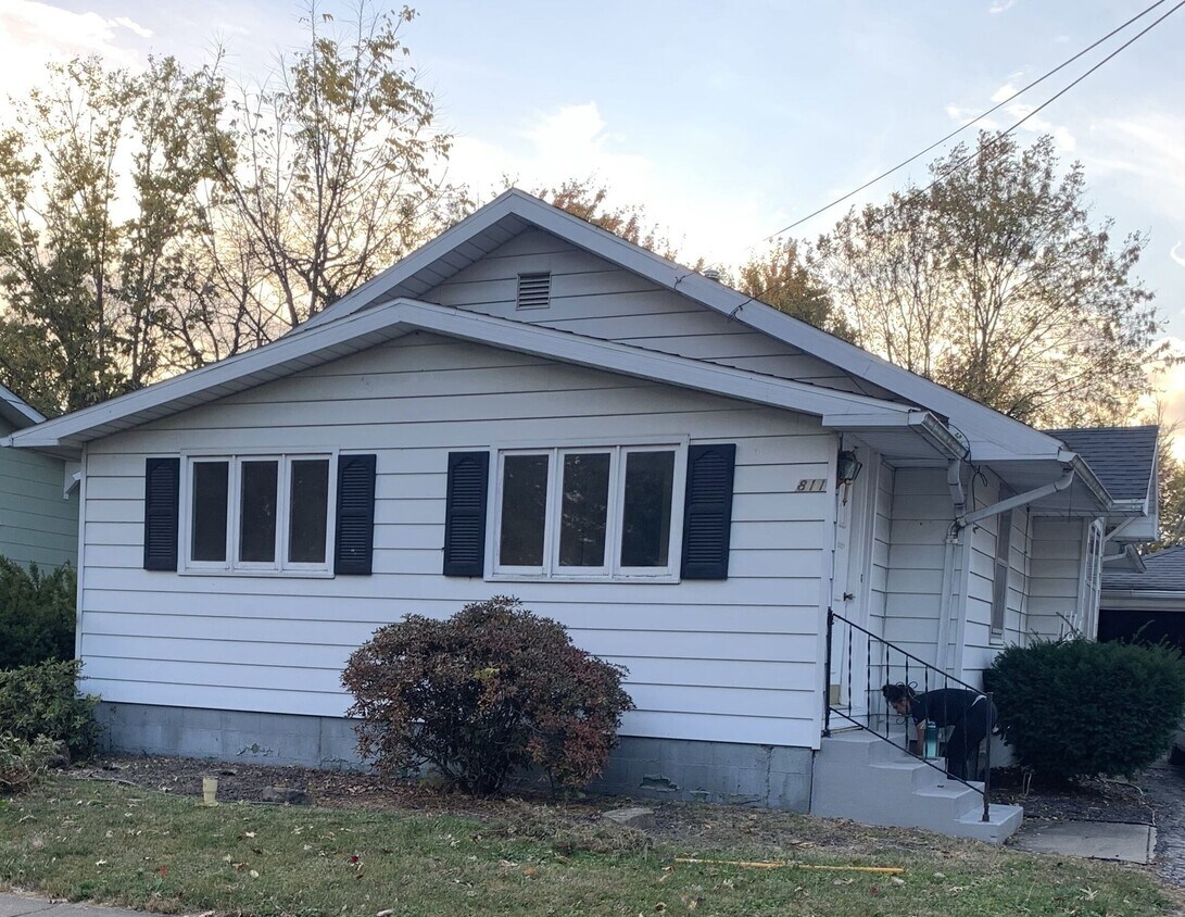Primary Photo - 811 N Jefferson St