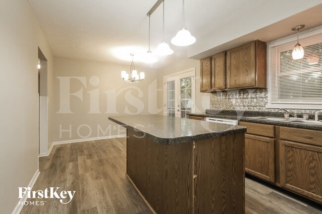 Building Photo - 302 Corottoman Ct