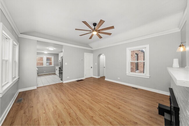 Foto del edificio - 2131 170th St