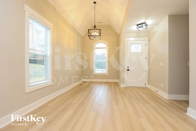 Building Photo - 2045 Hamilton Hill Dr