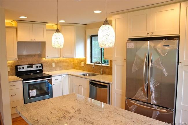 Foto del edificio - 5 Clearwater Ln