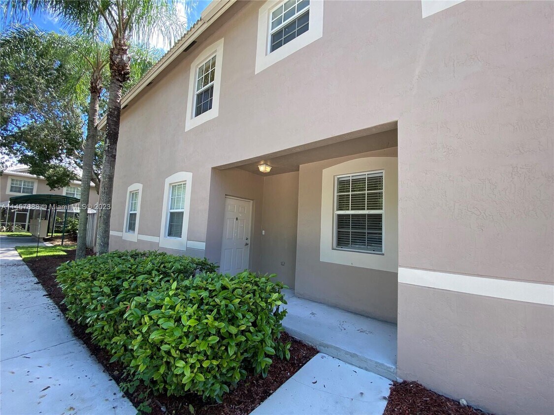 Foto principal - 2044 Pompeii Ct