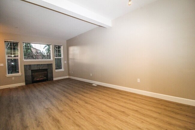 Building Photo - 19102 20th Dr SE