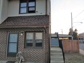 Building Photo - McMenamy Suites