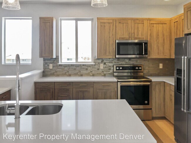 Building Photo - 2 br, 2.5 bath House - 3348 W 17th Ave