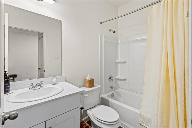 Building Photo - 2305 Frio River Rd