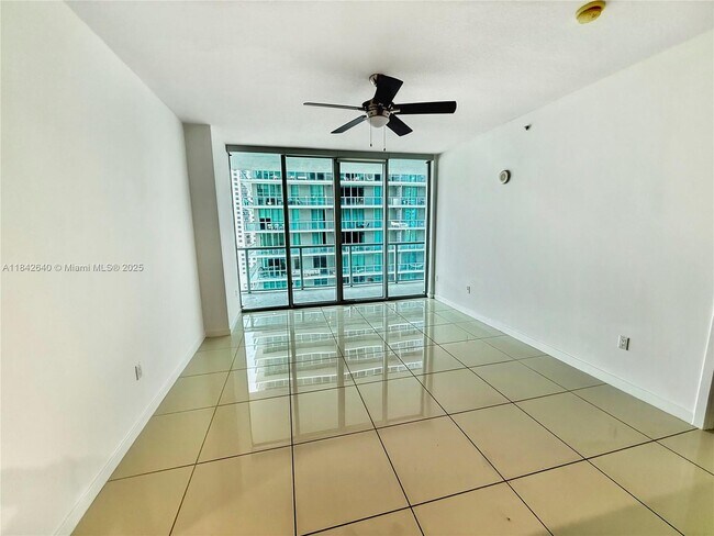 Foto del edificio - 79 SW 12th St