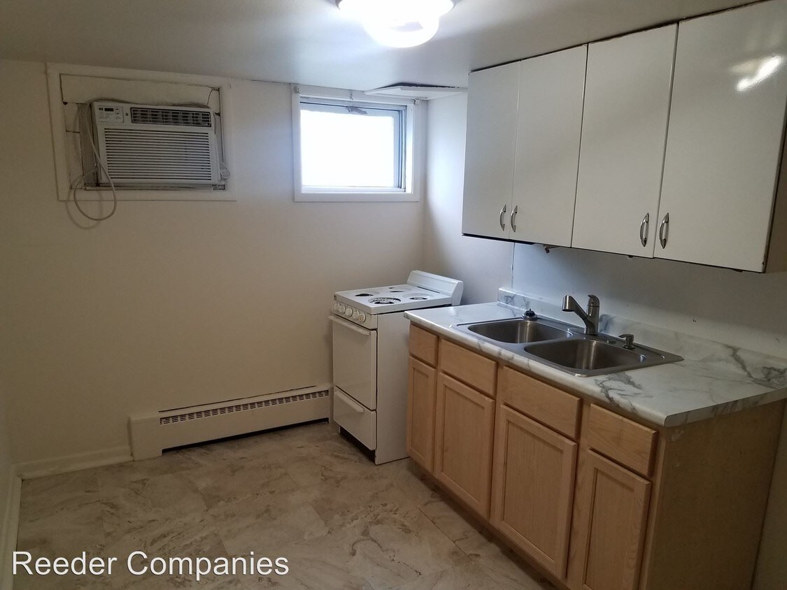 Foto principal - 3700 Massachusetts St