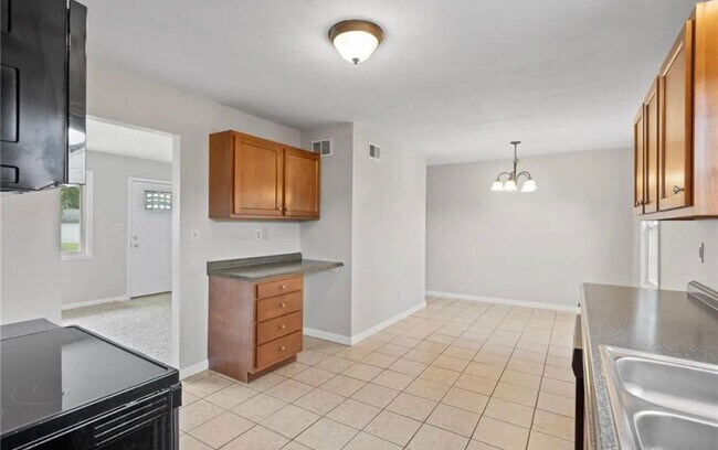 Building Photo - 2623 Barryknoll St