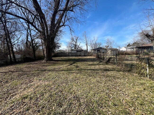 Building Photo - 10179 Mayfair Dr