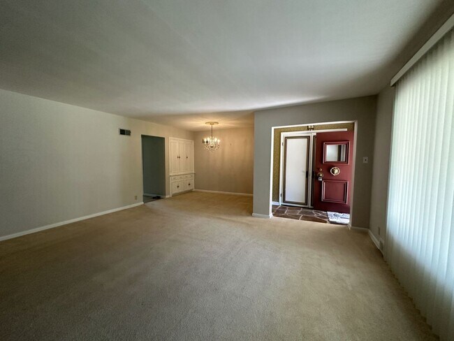 Foto del edificio - Spacious Ranch in Elm Grove!