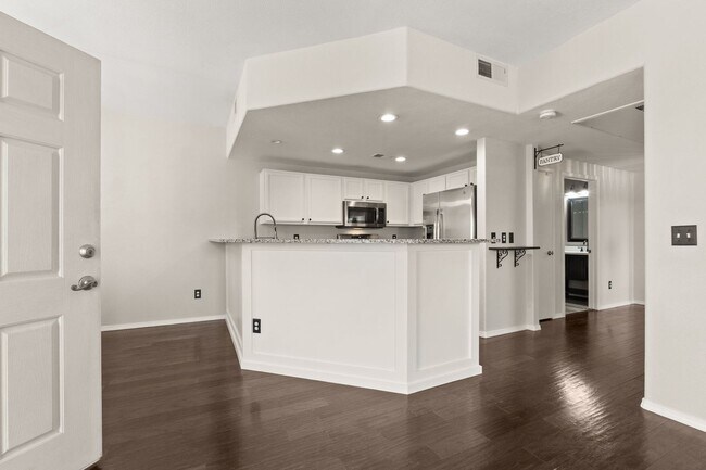 Foto del edificio - Upscale Condo | 3 Bed / 2 Bath | Garage | ...