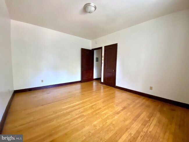 Building Photo - 102 Safe Harbor Village