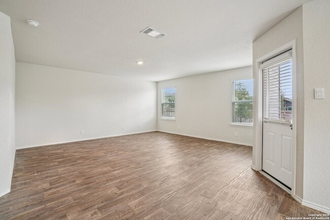 Building Photo - 1154 Barn Swallow Wy