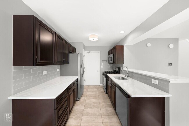 Building Photo - 109 Holmes Way