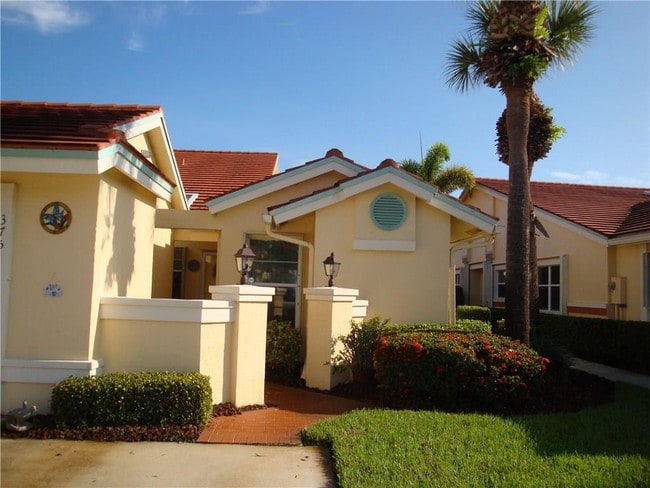 Building Photo - 3751 SW Whispering Sound Dr