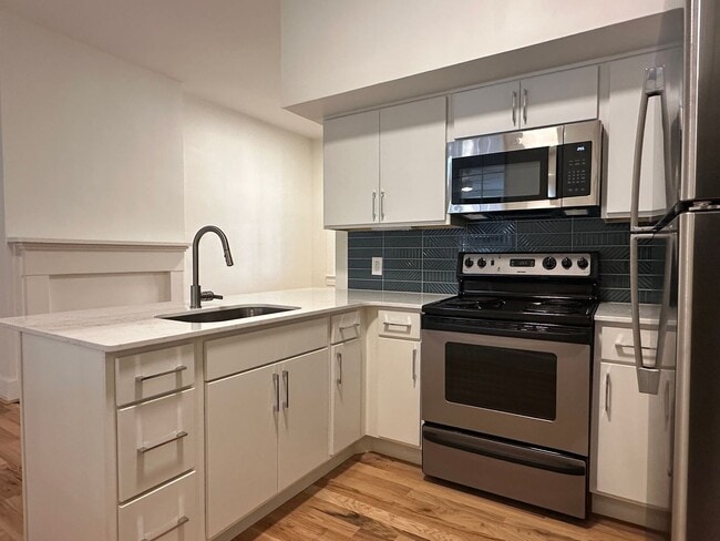 Photo - 1307 Main St Apartment
