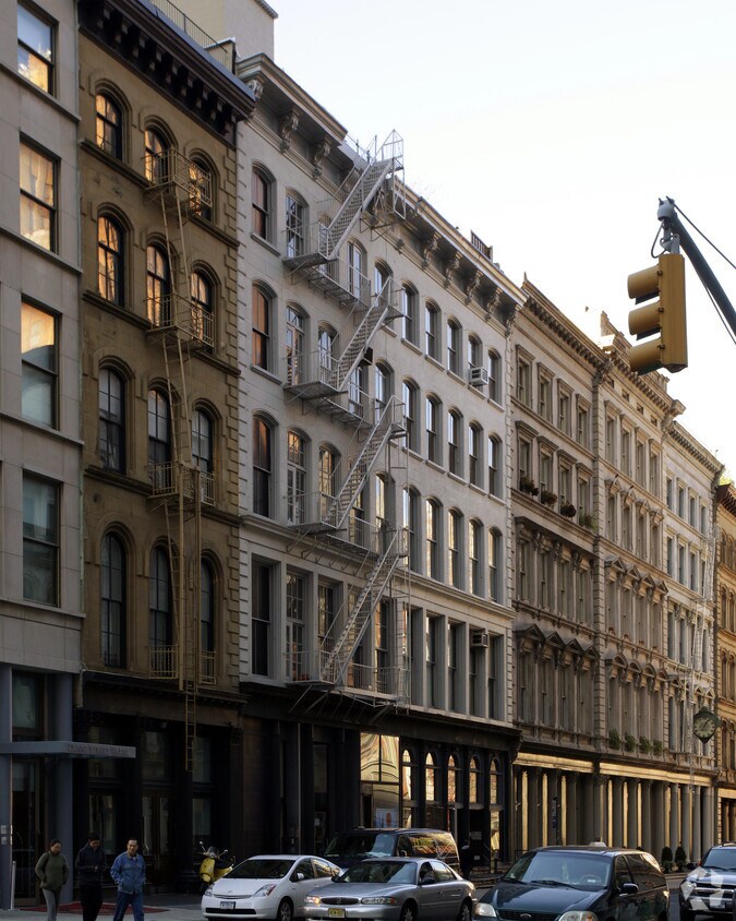 Building Photo - 134-140 Duane St