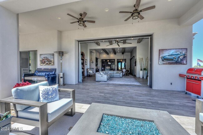 Foto del edificio - 5861 E Cloud Rd