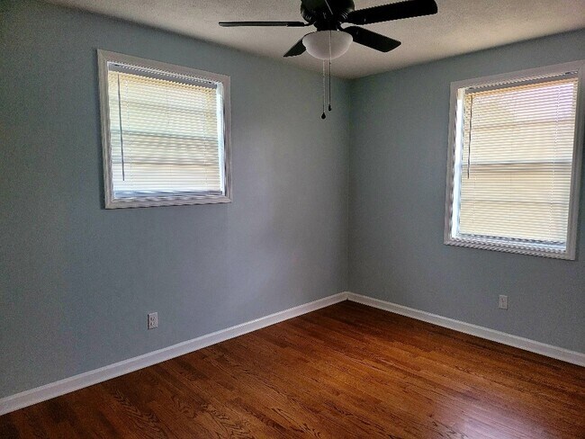 Foto del edificio - 444 Sawtimber Ln