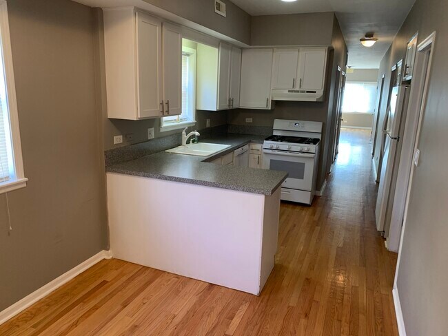 Foto del edificio - 2316 W Diversey Ave