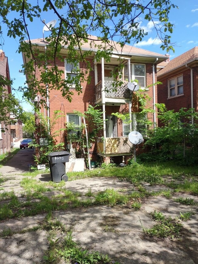 Building Photo - 3311 W Grand St