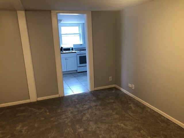 Family Room 1 - 213 N Brainard St