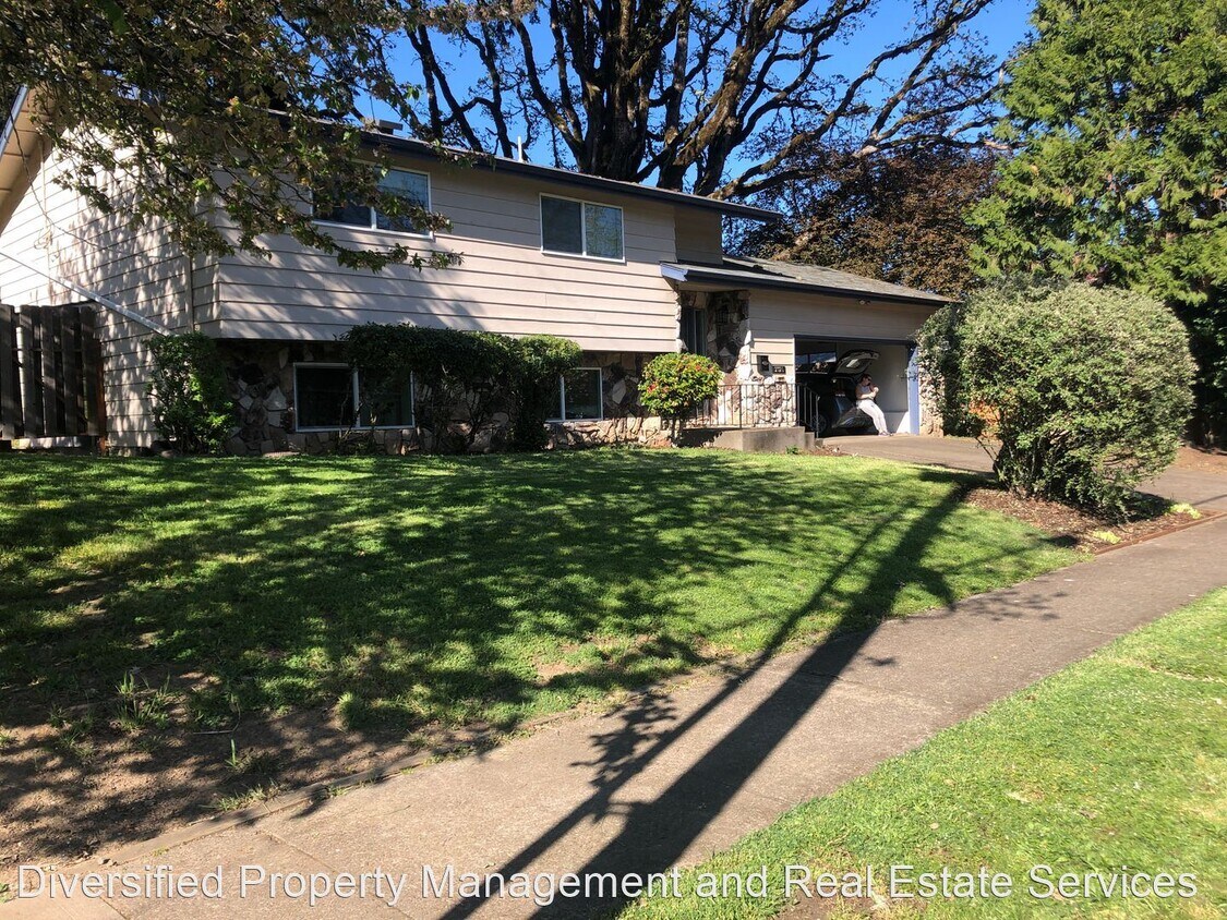 Primary Photo - 5 br, 2 bath House - 2925 NW Circle Blvd
