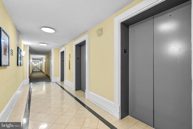 Foto del edificio - 4500 S Four Mile Run Dr