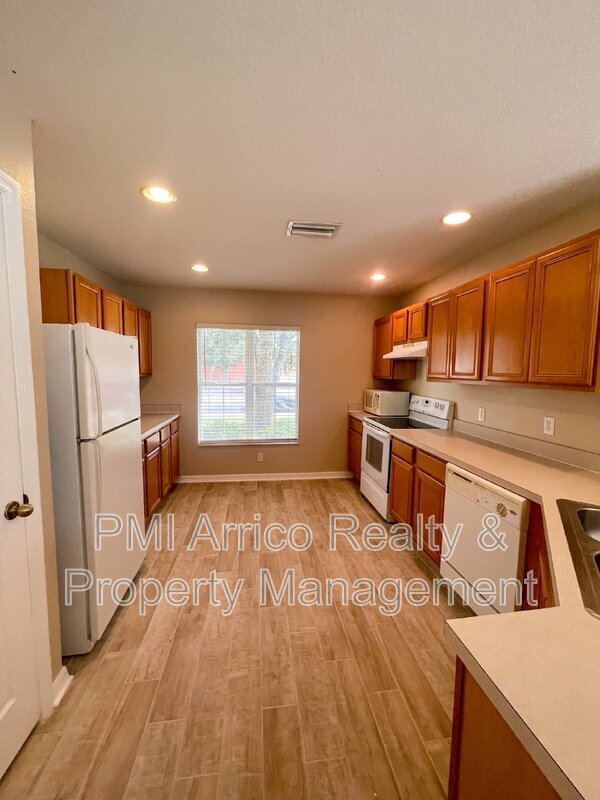 Foto del edificio - 10840 Johanna Ave
