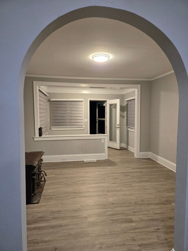 Foto del edificio - 6319 Tuckaseegee Rd