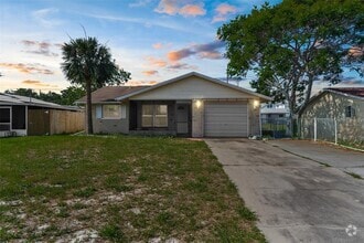Building Photo - 5330 Poinsettia Dr