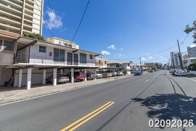 Building Photo - EXCELLENT Location near Waikiki, Alamoana, UH (Moiliili)