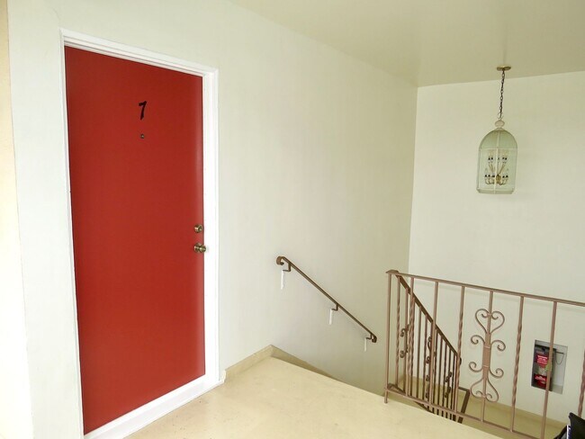 Building Photo - 1243 Armacost Ave