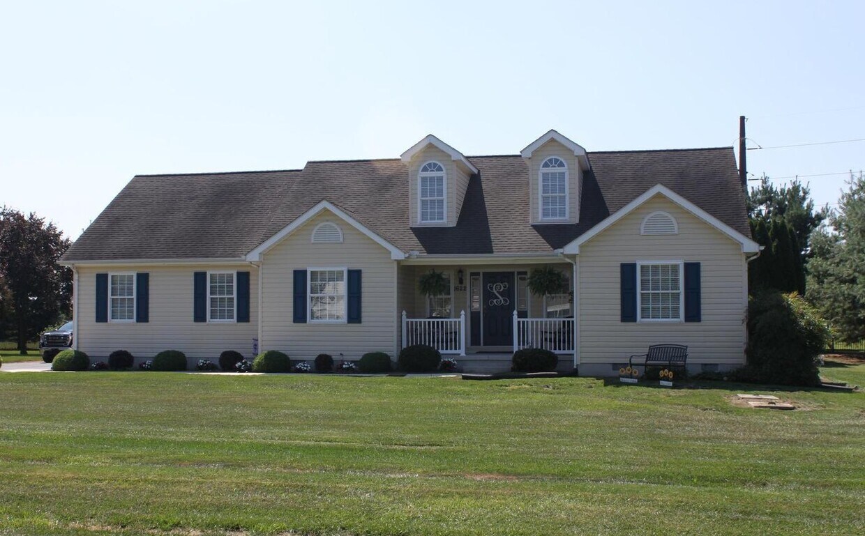 Foto principal - 1622 Forrest Ave