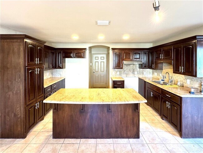 Building Photo - 1614 Toni Ln