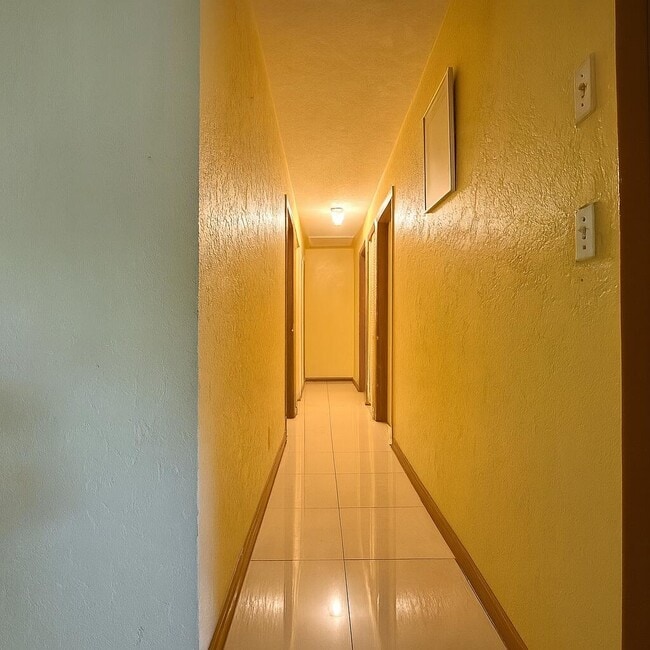 Foto del edificio - 2533 Dolphin Dr