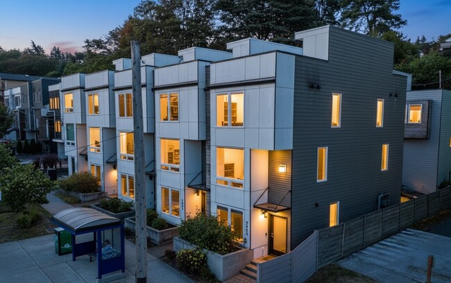 Foto del edificio - Three-Bedroom Townhouse on Queen Anne!!!!