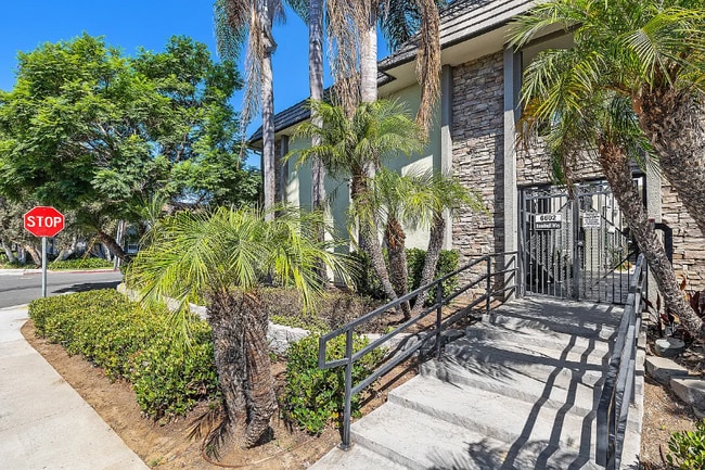 Building Photo - 6602 Beadnell Way