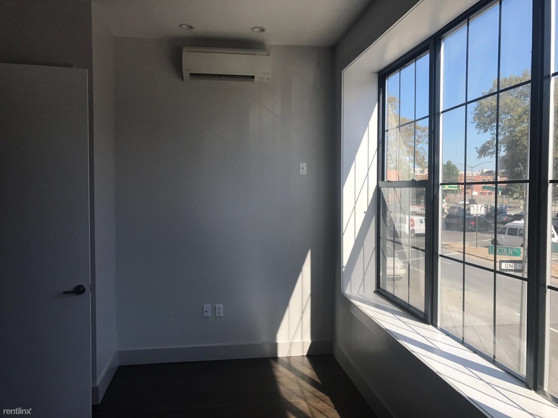 Foto principal - 546 Howard Ave