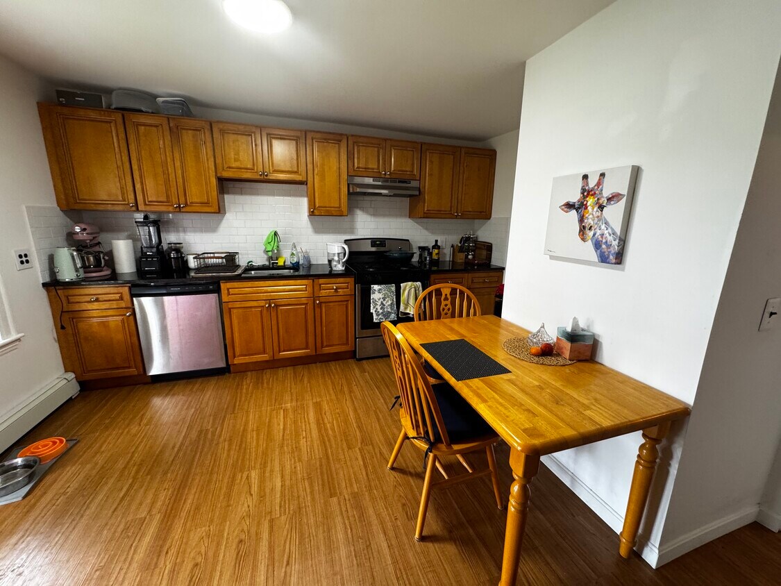 Primary Photo - 17 Princeton St