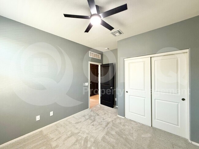 Foto del edificio - 8142 W Sands Rd
