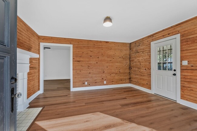 Foto del edificio - 223 Cumberland Dr