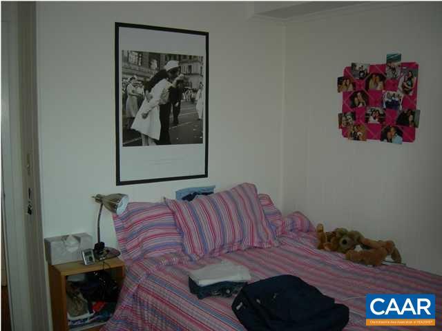 Foto del edificio - 2100 Jefferson Park Ave
