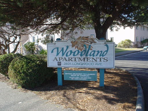 Primary Photo - 2401 Longwood Dr
