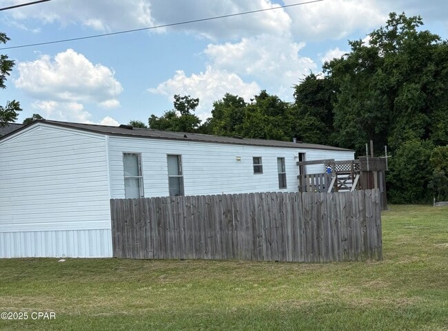 Building Photo - 124 N Berthe Ave