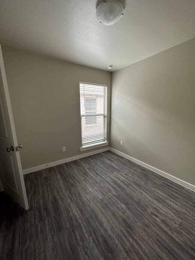 Building Photo - New townhome for rent