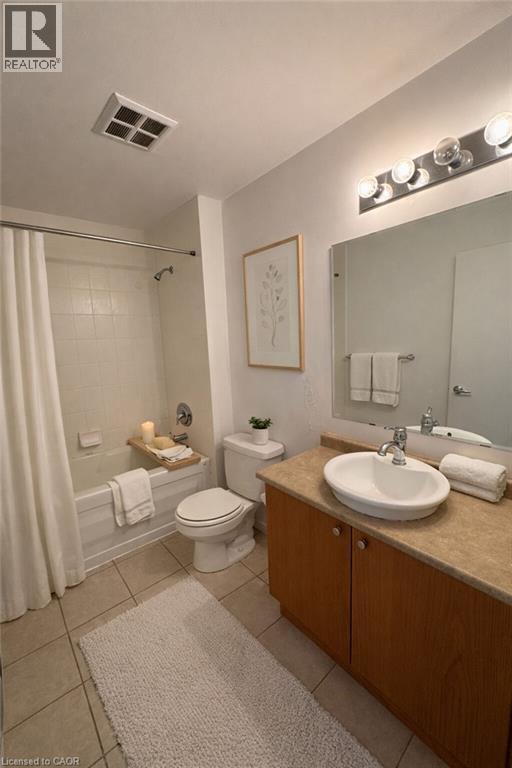 Photo du bâtiment - 410 King St W