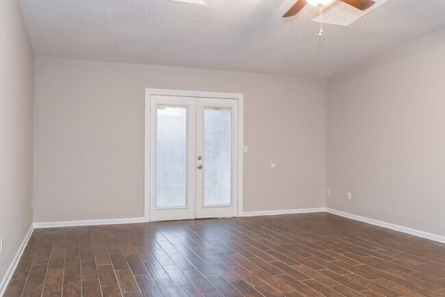 Building Photo - 3951 San Pablo